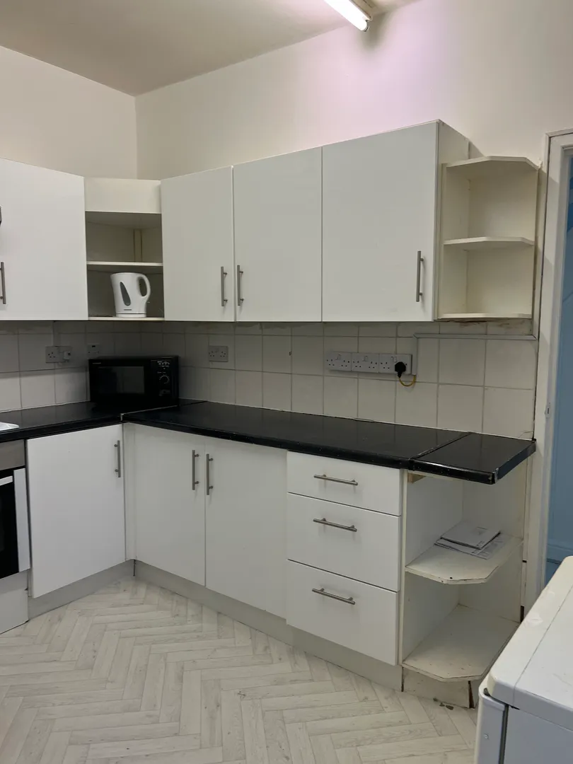 23 Bute Avenue: 7 bedroom student house NG7 1QB - Image 22